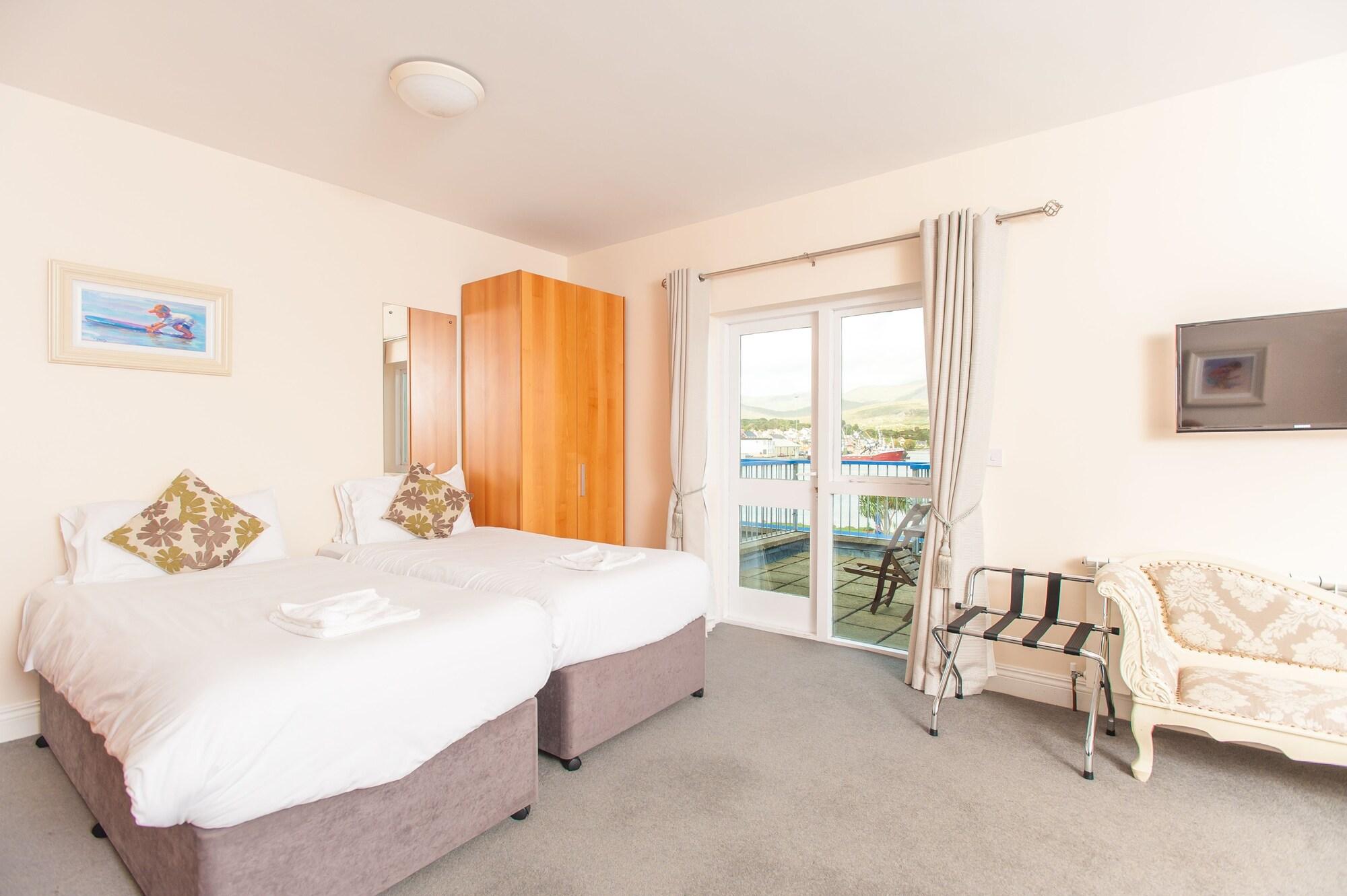 The Beara Coast Hotel Castletownbere Exteriör bild