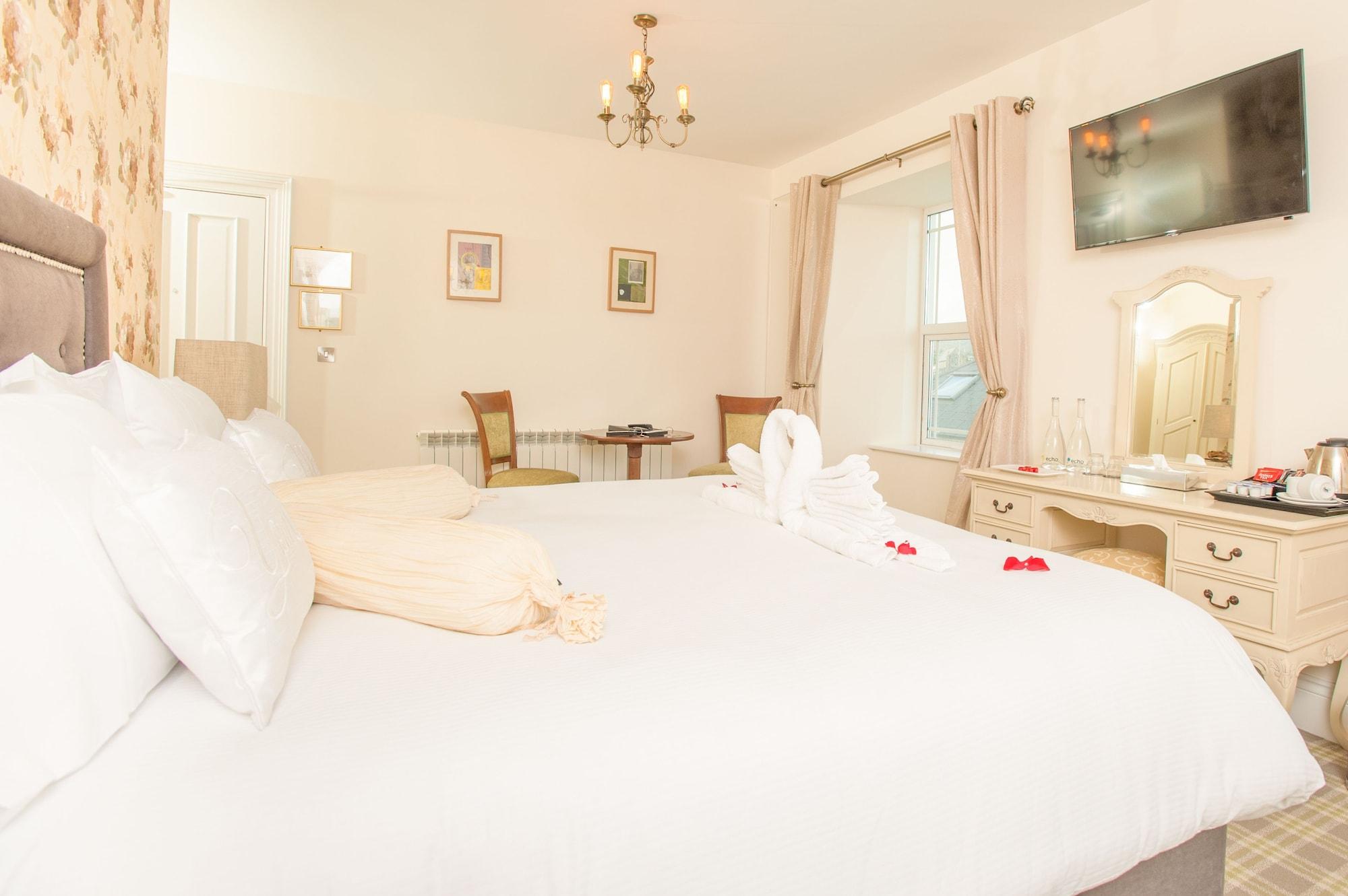 The Beara Coast Hotel Castletownbere Exteriör bild