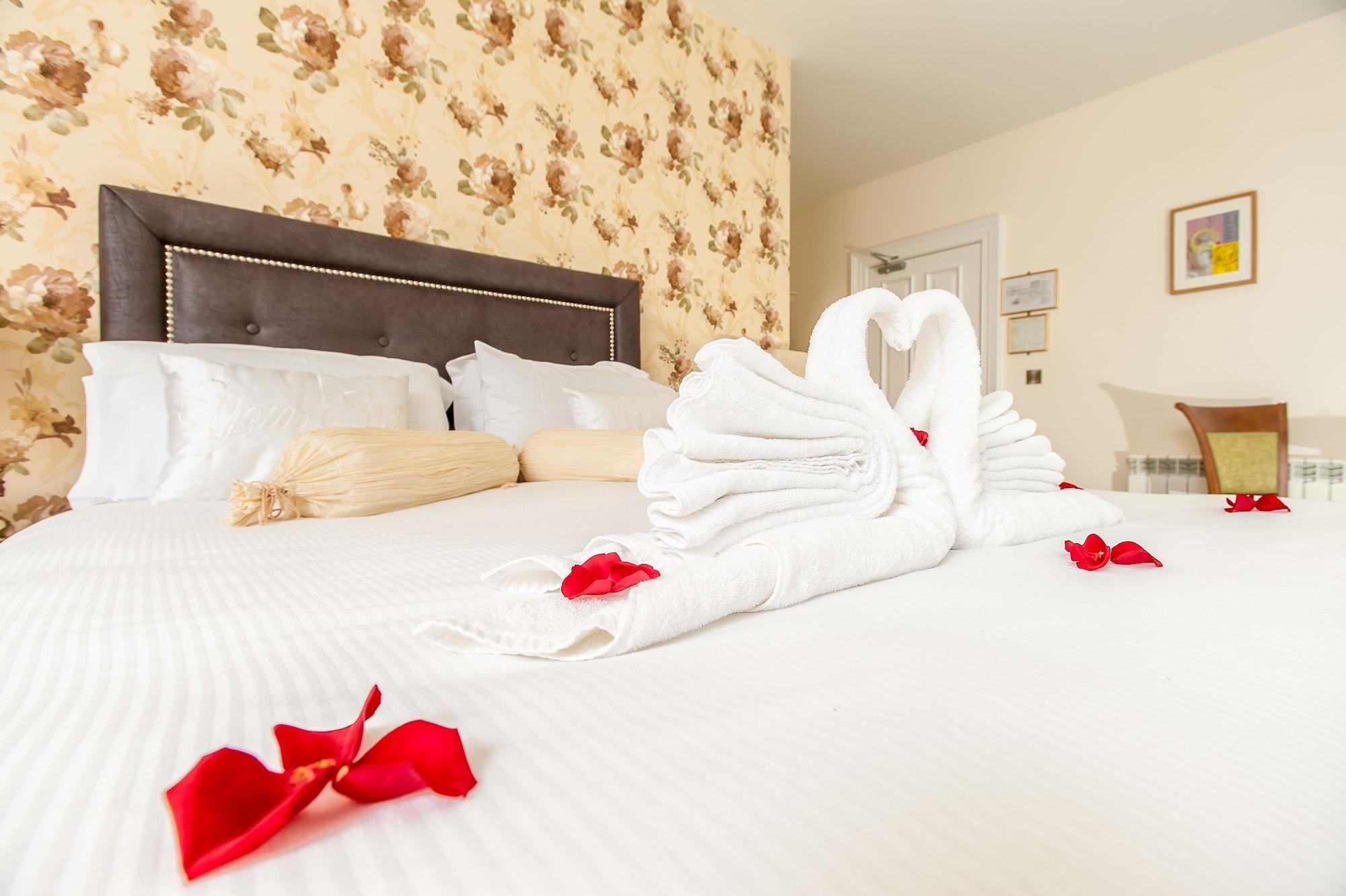 The Beara Coast Hotel Castletownbere Exteriör bild