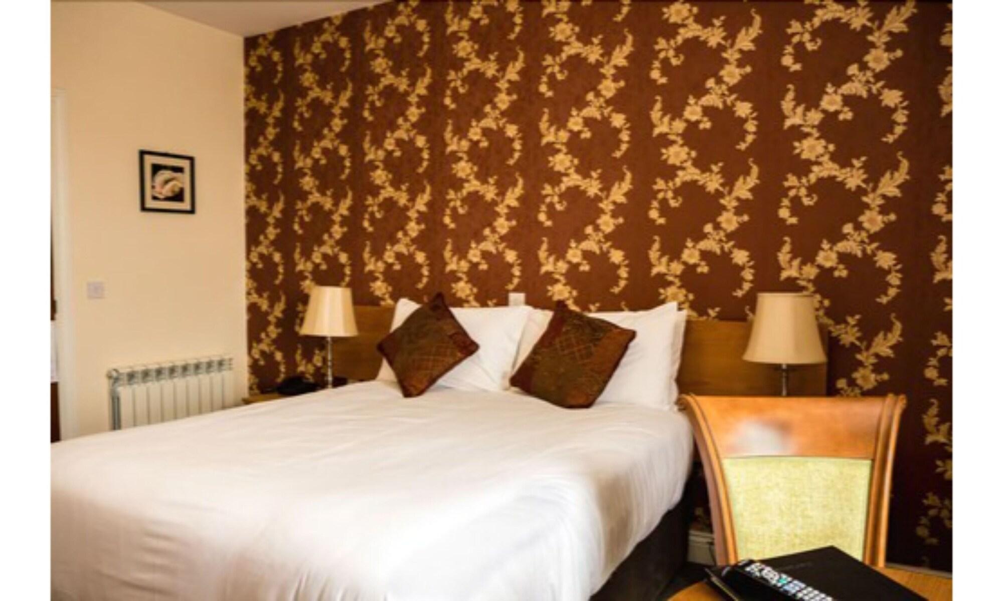 The Beara Coast Hotel Castletownbere Exteriör bild