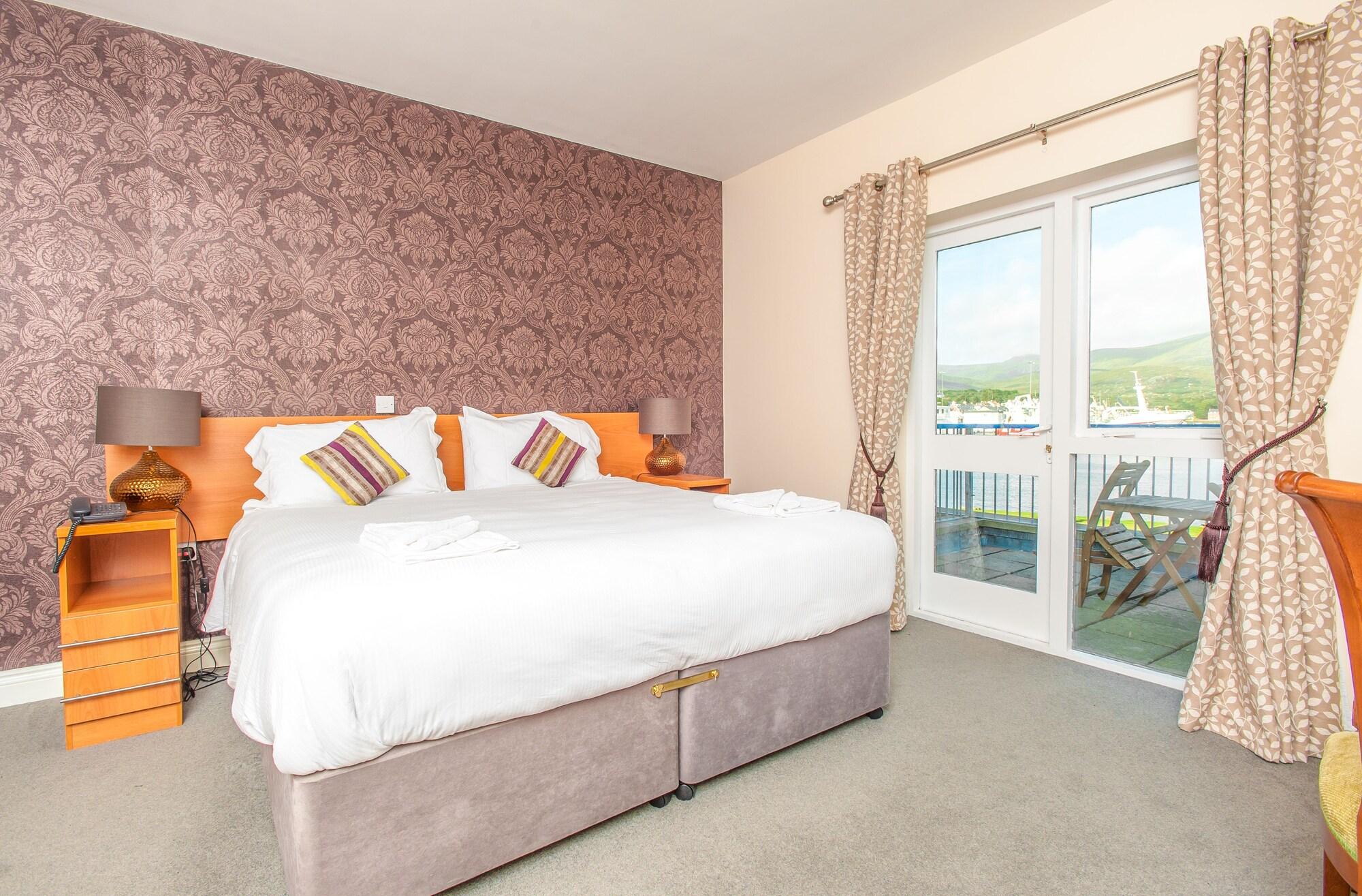 The Beara Coast Hotel Castletownbere Exteriör bild
