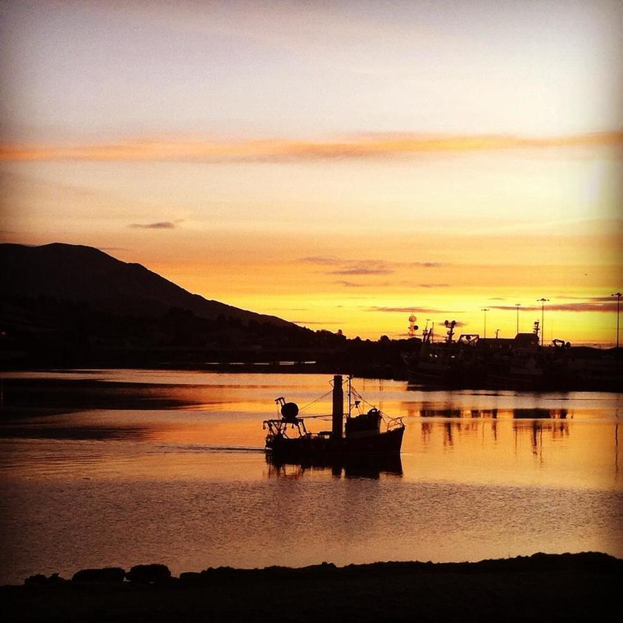The Beara Coast Hotel Castletownbere Exteriör bild